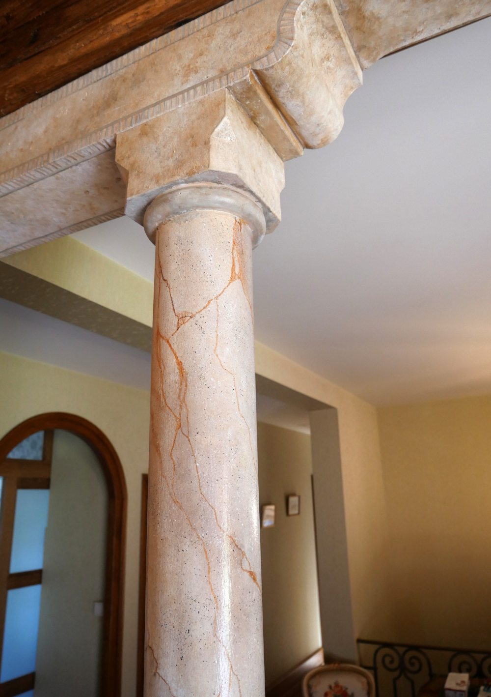 Detail de Lavabo peints imitation pin